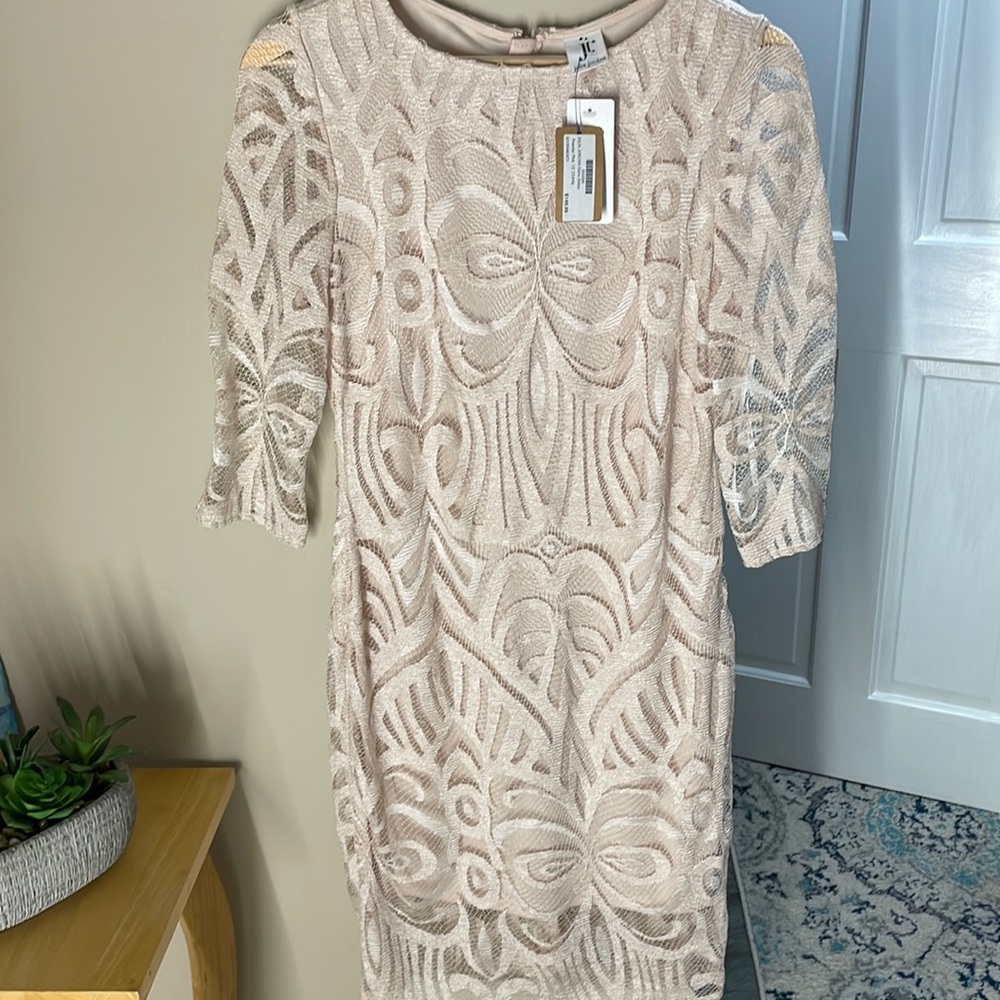 Julia Jordan Doris dress in powder pink
